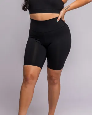 9" Onyx Essential Short