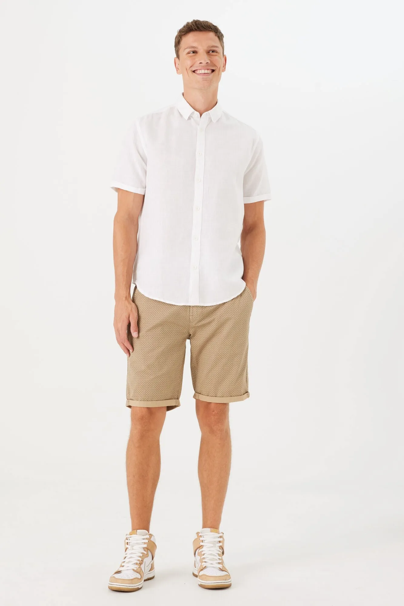 Chino Short with All-Over Print With Stretch