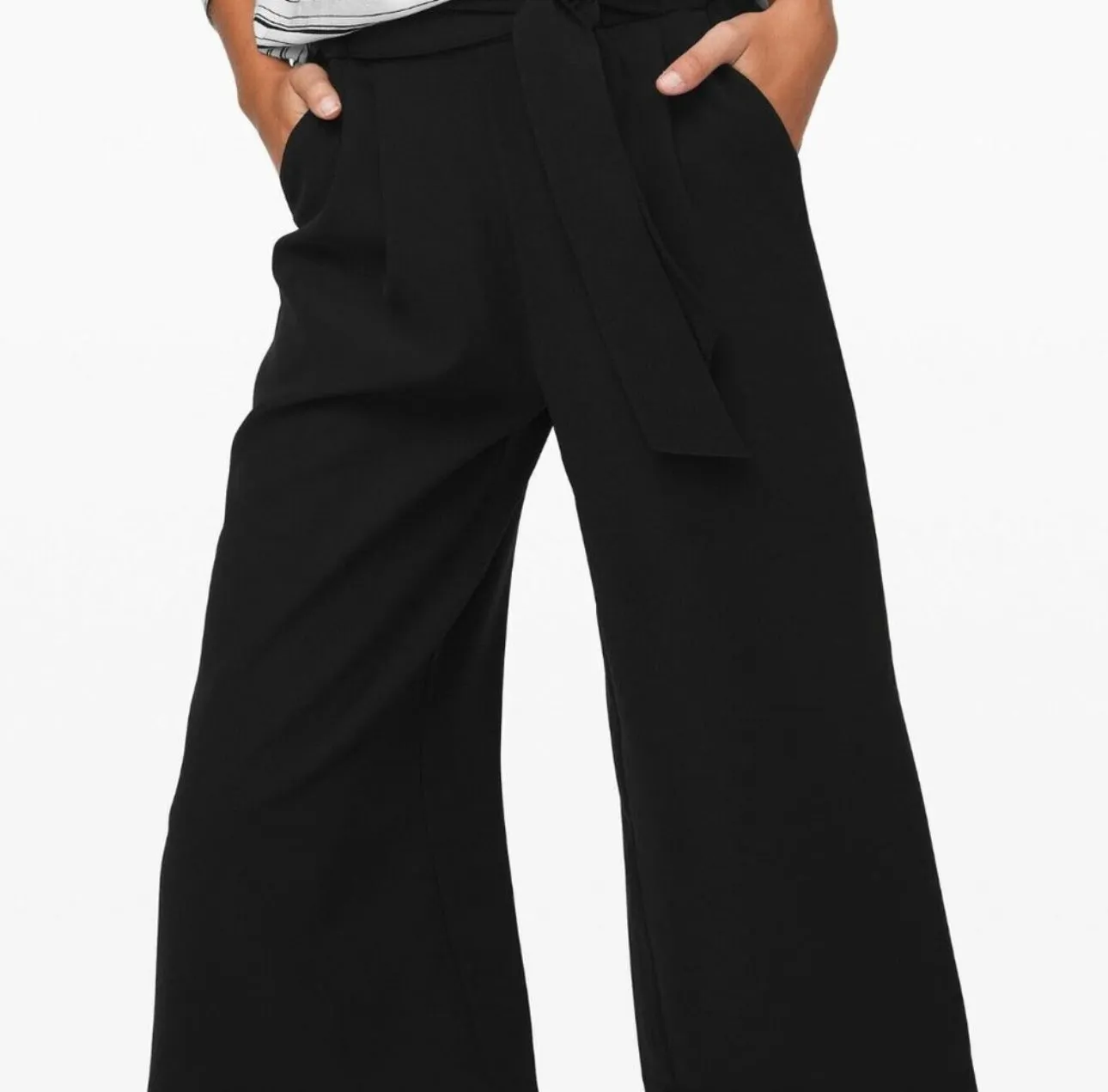 Lululemon Noir Crop Wide Leg Black Pants Size 2 NWT