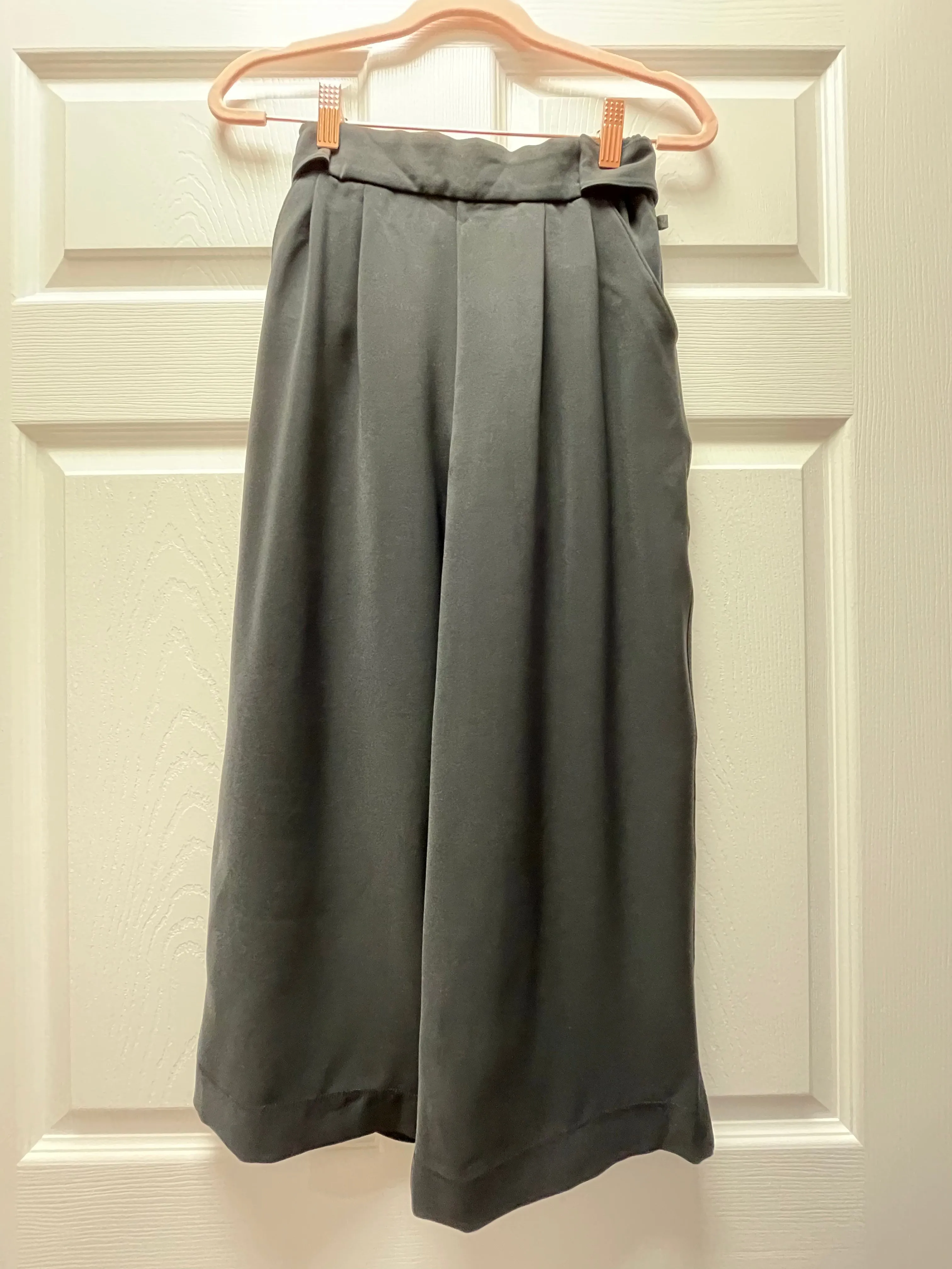 Lululemon Noir Crop Wide Leg Black Pants Size 2 NWT