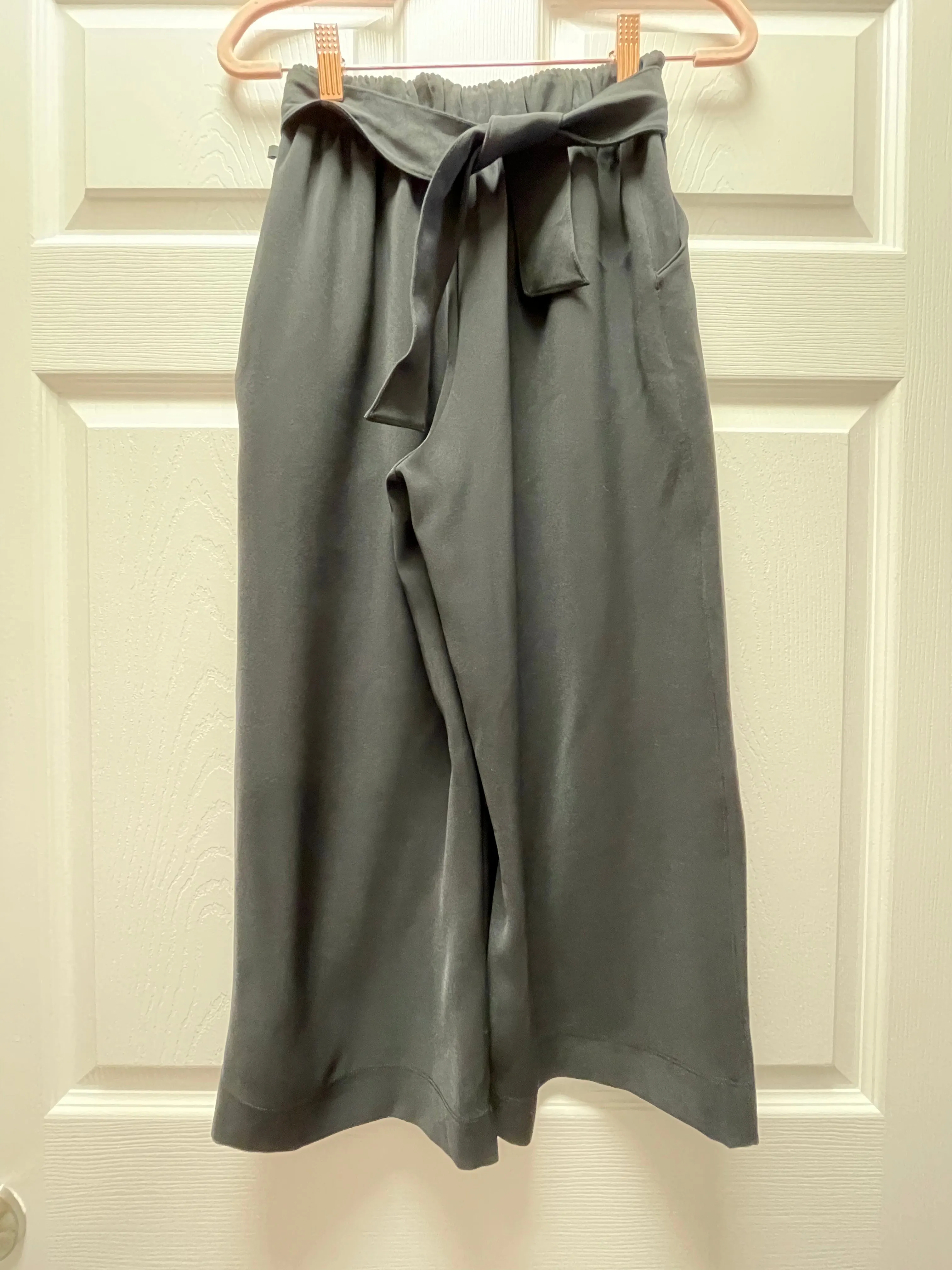 Lululemon Noir Crop Wide Leg Black Pants Size 2 NWT