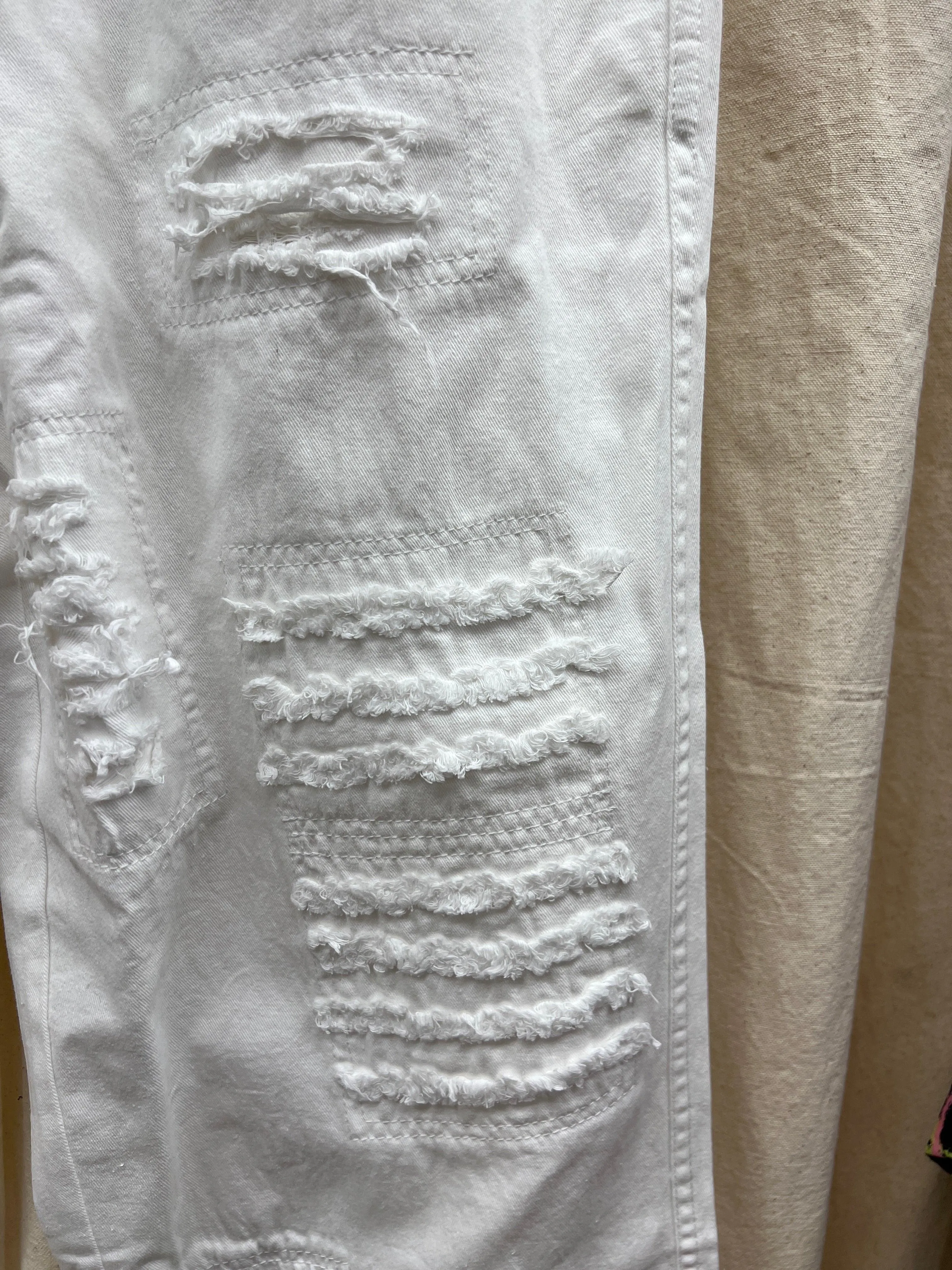 The PaperLace Distressed White Pants PVD-708P